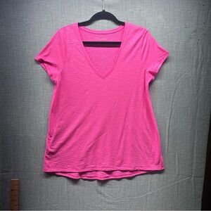 Lilly Pulitzer Etta V-Neck T-Shirt Top Pink Slub Cotton Short Sleeve Size Large